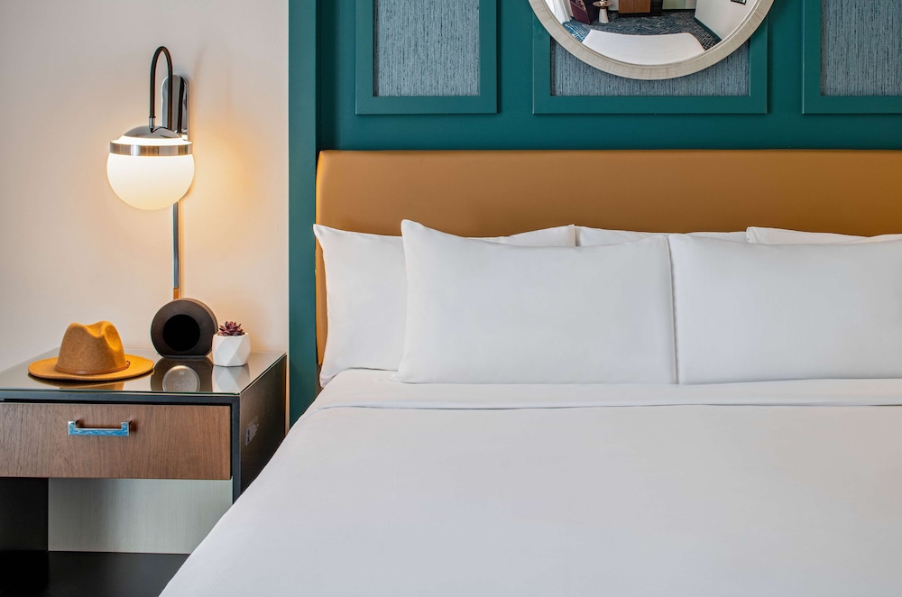 1 Cama King con Bañera ADA del hotel Hyatt Centric French Quarter