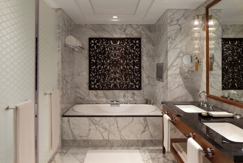 Suite de lujo, 1 cama de matrimonio grande del hotel Taj Dubai. Foto 6