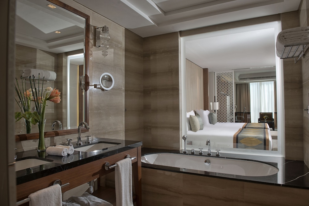 Habitación familiar, 2 camas individuales, vistas a la ciudad (Luxury) del hotel Taj Dubai. Foto 4