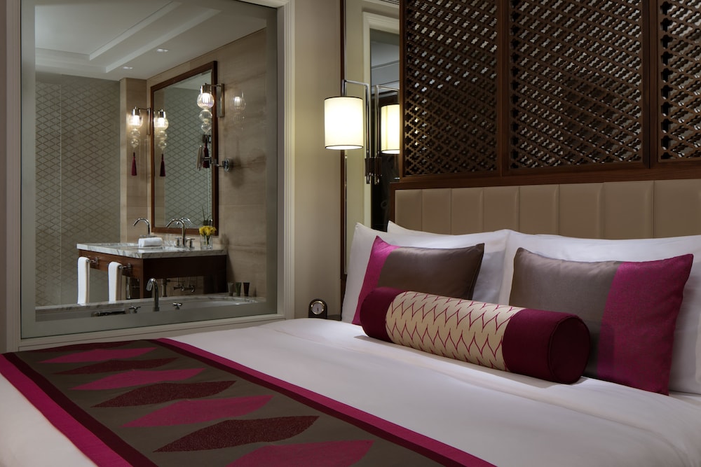Habitación de lujo, 1 cama de matrimonio grande, vistas a la ciudad del hotel Taj Dubai. Foto 2