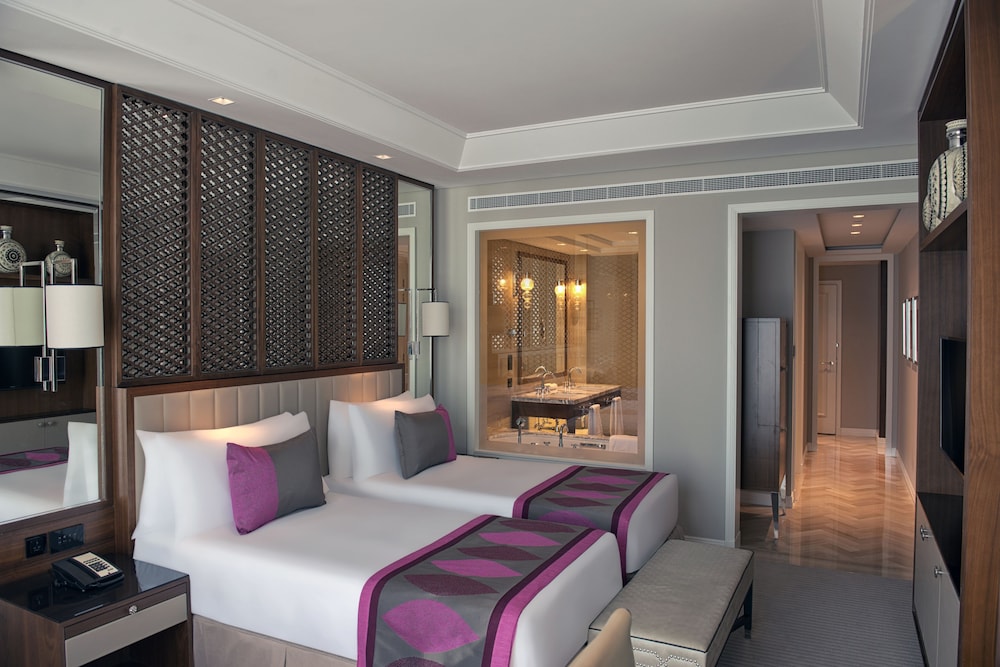 Habitación de lujo, 2 camas individuales, vistas a la ciudad del hotel Taj Dubai. Foto 2