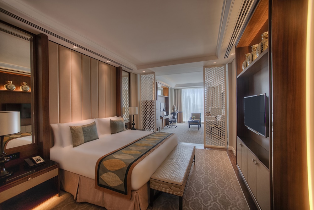 Suite Junior con vistas a la ciudad y acceso al Club Lounge - Té de la tarde y cócteles nocturnos del hotel Taj Dubai