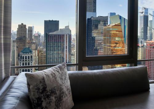 Habitación Doble Deluxe con 2 camas dobles - adaptada para personas con discapacidad auditiva del hotel New York Marriott Marquis. Foto 1