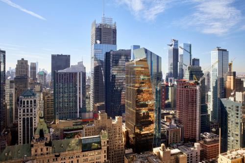 Suite Deluxe de 1 dormitorio con sofá cama y acceso al club lounge - 2 camas dobles del hotel New York Marriott Marquis. Foto 2