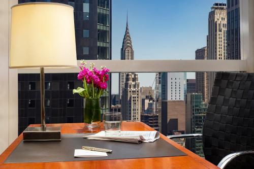 Suite de 1 dormitorio - 1 cama extragrande del hotel Millennium Hotel Broadway Times Square