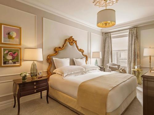 Suite Pulitzer con 1 cama extragrande y mayordomo del hotel The Plaza. Foto 1