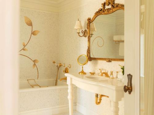 Suite Pulitzer con 1 cama extragrande y mayordomo del hotel The Plaza. Foto 8