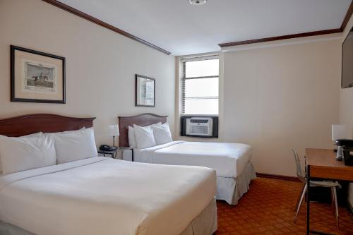 Alojamiento Bronce - 2 camas dobles del hotel Night Broadway. Foto 3