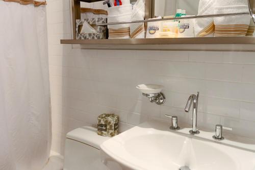 Alojamiento Silver con cama grande  del hotel Night Broadway. Foto 3