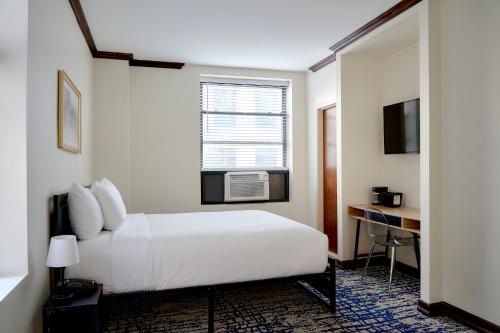 Alojamiento Oro - 1 cama grande del hotel Night Broadway. Foto 1