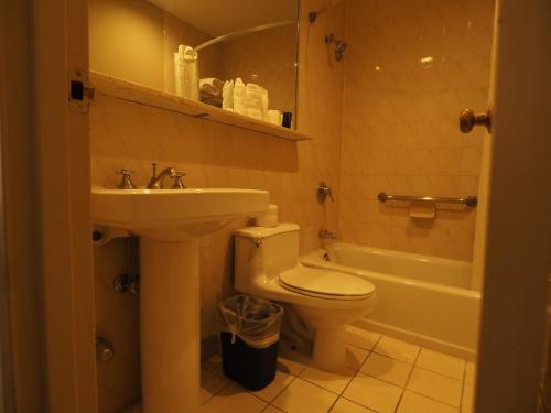 Alojamiento Oro - 1 cama grande del hotel Night Broadway. Foto 2