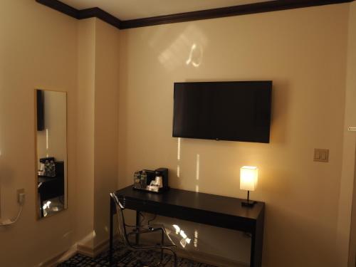 Alojamiento Oro - 2 camas grandes del hotel Night Broadway. Foto 4