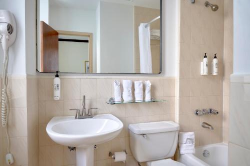 Suite Estándar del hotel Night Broadway. Foto 1