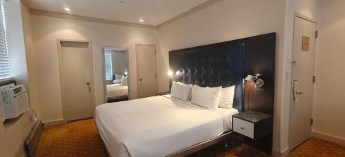 Suite Estándar del hotel Night Broadway. Foto 2