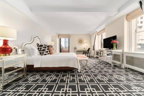 Suite Norma Jeane de 1 dormitorio con cama extragrande y sofá cama del hotel The Lexington , Autograph Collection. Foto 5