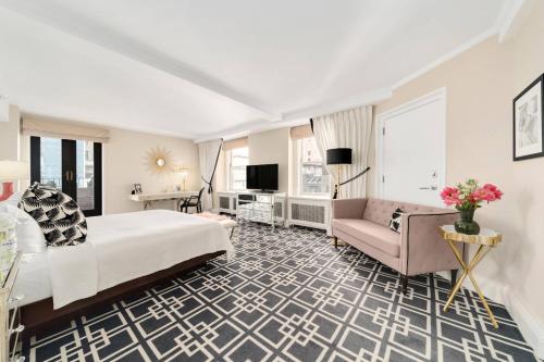 Suite Norma Jeane de 1 dormitorio con cama extragrande y sofá cama del hotel The Lexington , Autograph Collection. Foto 6