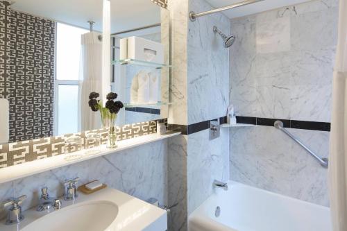 Deluxe, Guest room, King del hotel The Lexington , Autograph Collection. Foto 3