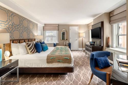 Suite Arthur Godfrey de 1 dormitorio con cama extragrande del hotel The Lexington , Autograph Collection. Foto 3