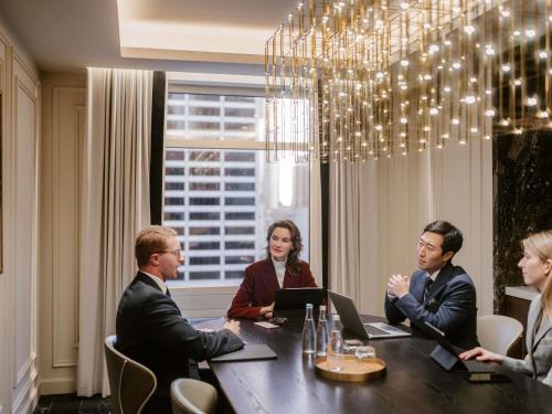 Penthouse Suite 1 King Bedroom on 28th floor, Living & Dining Rooms, Kitchenette del hotel Sofitel New York. Foto 9