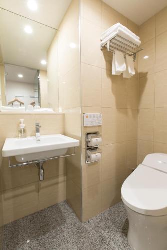 Habitación Doble Hollywood - 2 camas - No fumadores del hotel Urban Kyoto Nijo Premium. Foto 3