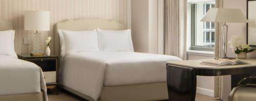 Habitación Doble con bañera adaptada para personas con movilidad reducida - 2 camas dobles del hotel Waldorf Astoria New York