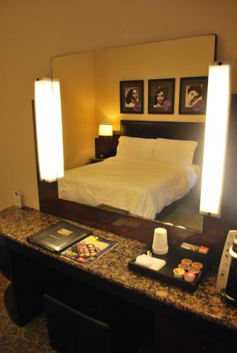 Habitación Deluxe - 1 cama grande del hotel Washington Square. Foto 5
