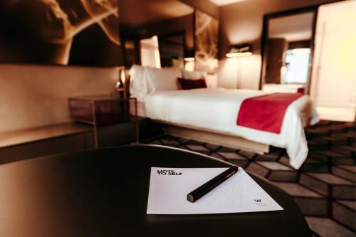 Suite Fantastic con sofá cama y vistas a Broadway - Cama extragrande del hotel W New York - Times Square. Foto 6