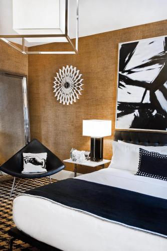 Habitación adaptada para personas con movilidad reducida - Cama grande del hotel Ameritania Times Square