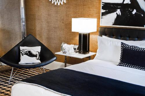 Habitación adaptada para personas con movilidad reducida - Cama grande del hotel Ameritania Times Square. Foto 7