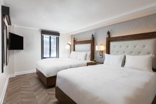 Alojamiento Luxe con 2 camas grandes y balcón del hotel Westgate New York Grand Central. Foto 2