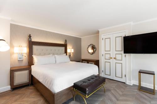 Alojamiento Luxe con cama extragrande y balcón del hotel Westgate New York Grand Central. Foto 4
