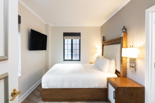 Suite Luxe de 1 dormitorio con cama grande del hotel Westgate New York Grand Central. Foto 2