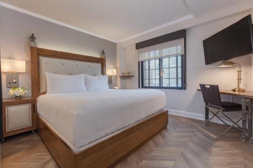 Habitación Luxe con cama doble extra grande del hotel Westgate New York Grand Central. Foto 4