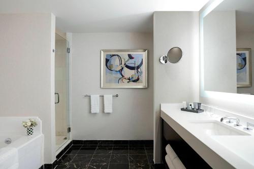 Suite Junior del hotel Jw Marriott Essex House New York. Foto 3