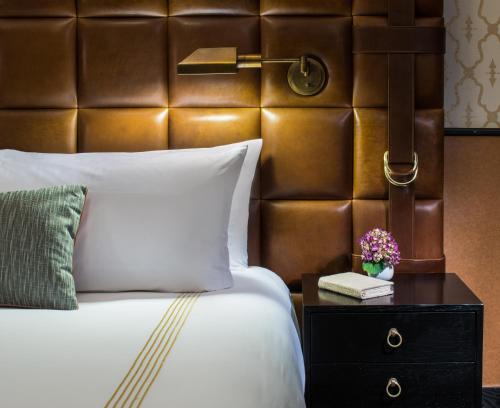 Habitación Premium con cama extragrande del hotel Gild Hall, A Thompson. Foto 4