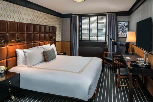 Habitación Deluxe con cama extragrande del hotel Gild Hall, A Thompson. Foto 7