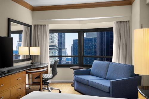 Alojamiento Urban con cama extragrande y sofá cama del hotel New York Hilton Midtown. Foto 1