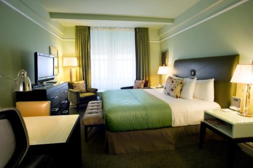 Estudio con cama extragrande del hotel Beacon. Foto 1