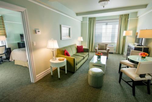 Suite Executive - 1 cama extragrande del hotel Beacon. Foto 6