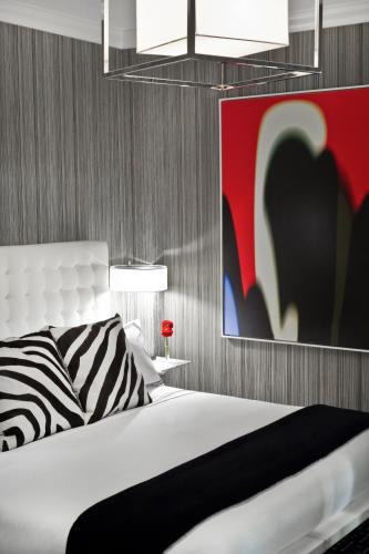 Habitación con cama extragrande - Adaptada para personas de movilidad reducida del hotel Moderne. Foto 1