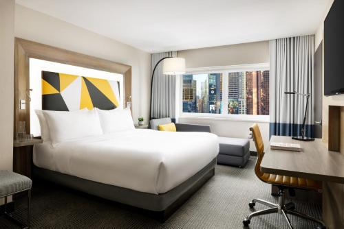 Alojamiento Social Deluxe Times Square con vistas a la bola de Times Square - 1 cama extragrande del hotel M Social Times Square New York