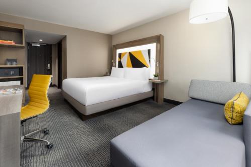 Habitación Social Superior con vistas al río Hudson - 1 cama extragrande del hotel M Social Times Square New York. Foto 1