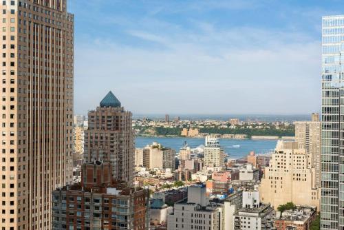 Habitación Social Superior con vistas al río Hudson - 1 cama extragrande del hotel M Social Times Square New York. Foto 4