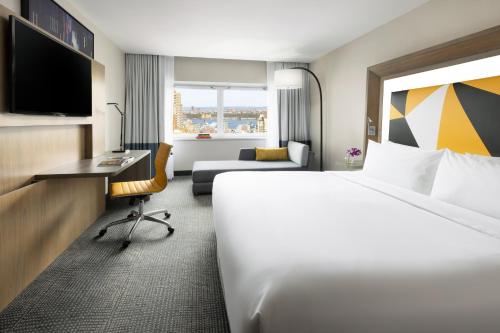 Habitación Social Superior con vistas al río Hudson - 1 cama extragrande del hotel M Social Times Square New York. Foto 7