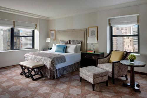 Suite Estudio con vistas a la catedral del hotel Lotte New York Palace. Foto 3
