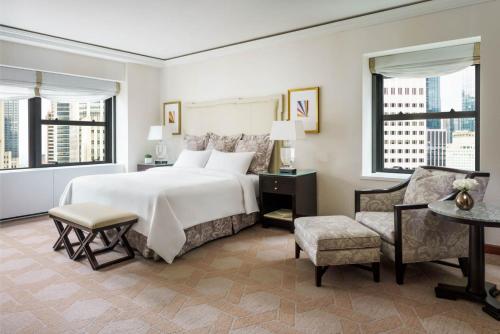 Accessible Palace Signature Corner Suite with King Bed del hotel Lotte New York Palace. Foto 1