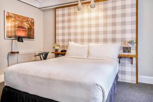 Superior Queen - Adaptada para personas con movilidad reducida del hotel Paramount. Foto 2