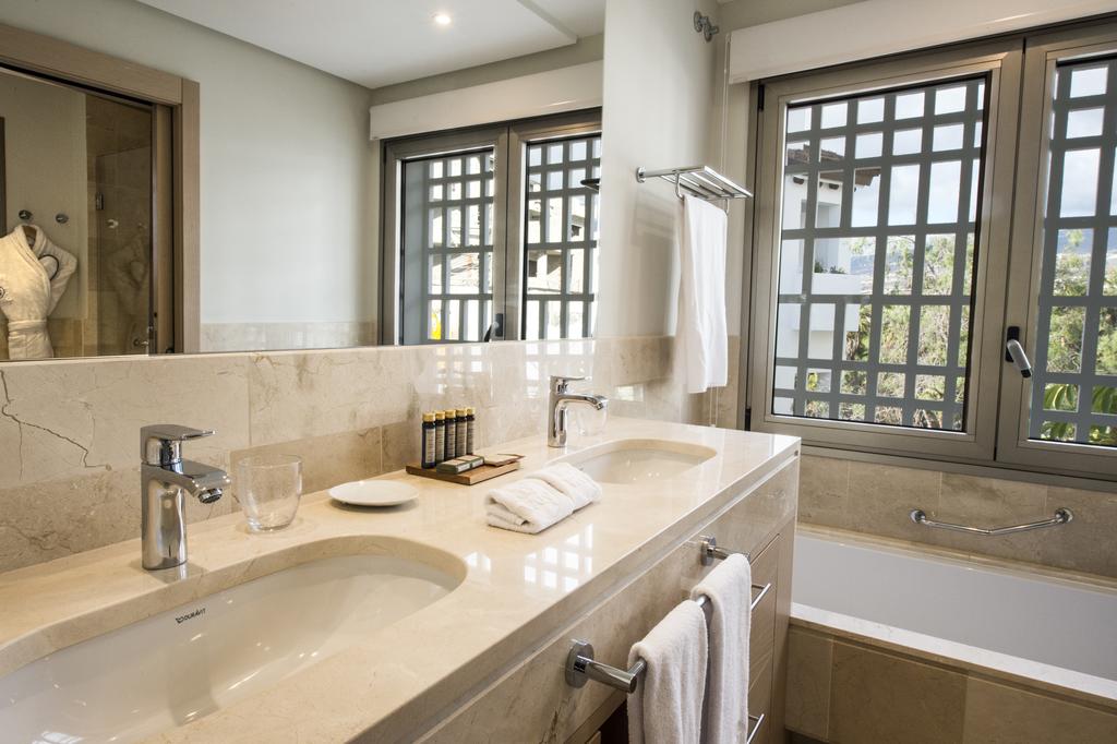 Suite Vista Mar 3 habitaciones del hotel Las Terrazas De Abama Suites. Foto 2