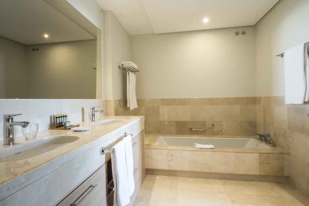 Suite Vista Mar 3 habitaciones del hotel Las Terrazas De Abama Suites. Foto 6