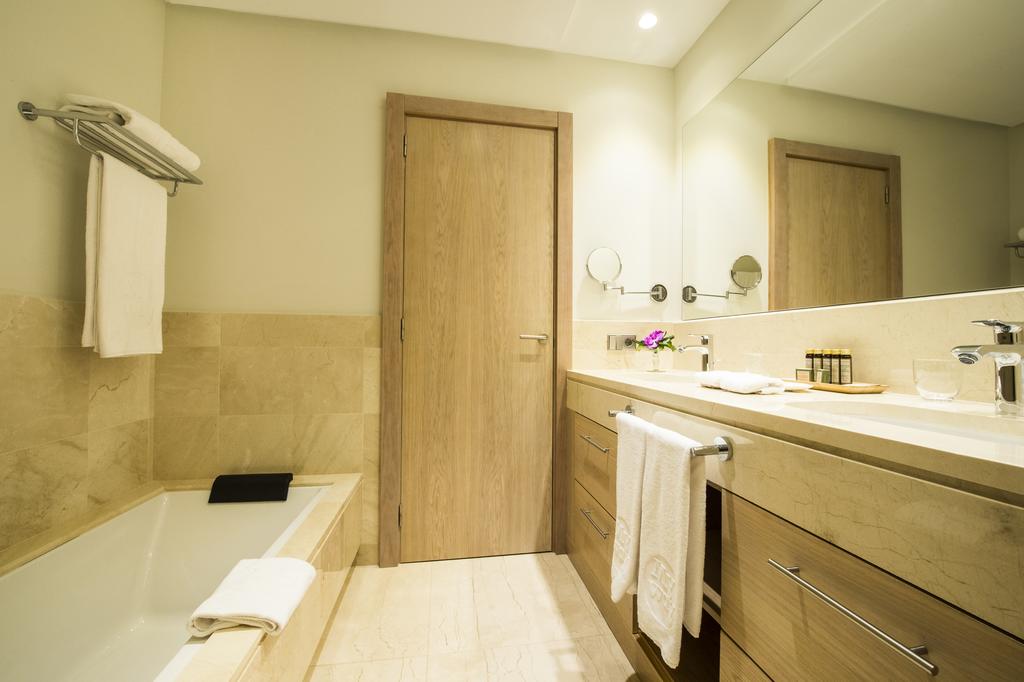 Suite 1 habitación del hotel Las Terrazas De Abama Suites. Foto 4